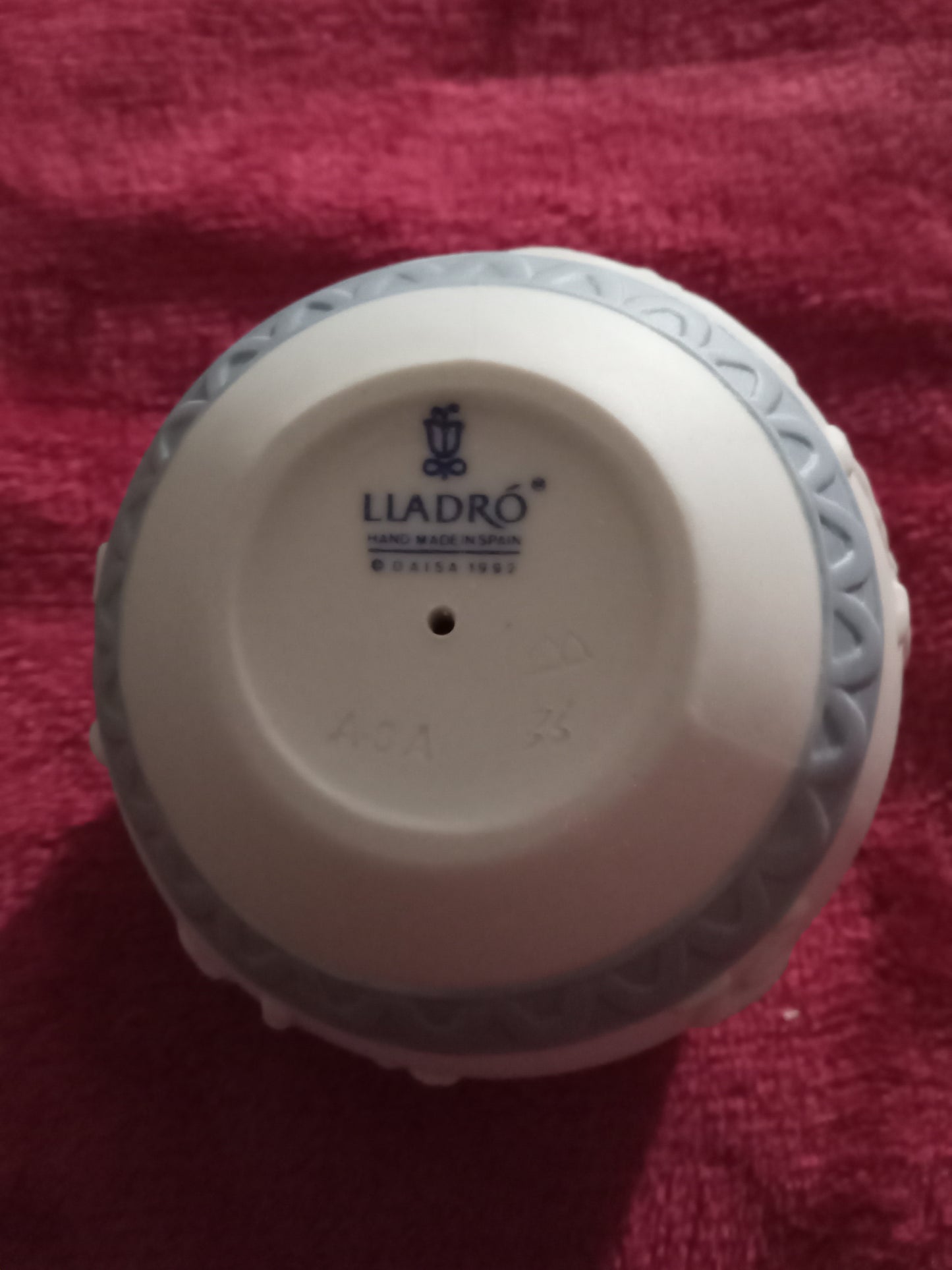 Lladro 1992 Barcelona Spain Olympic Ball #15945