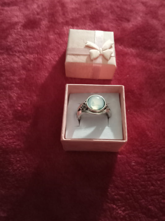 Silver opal stretch ring