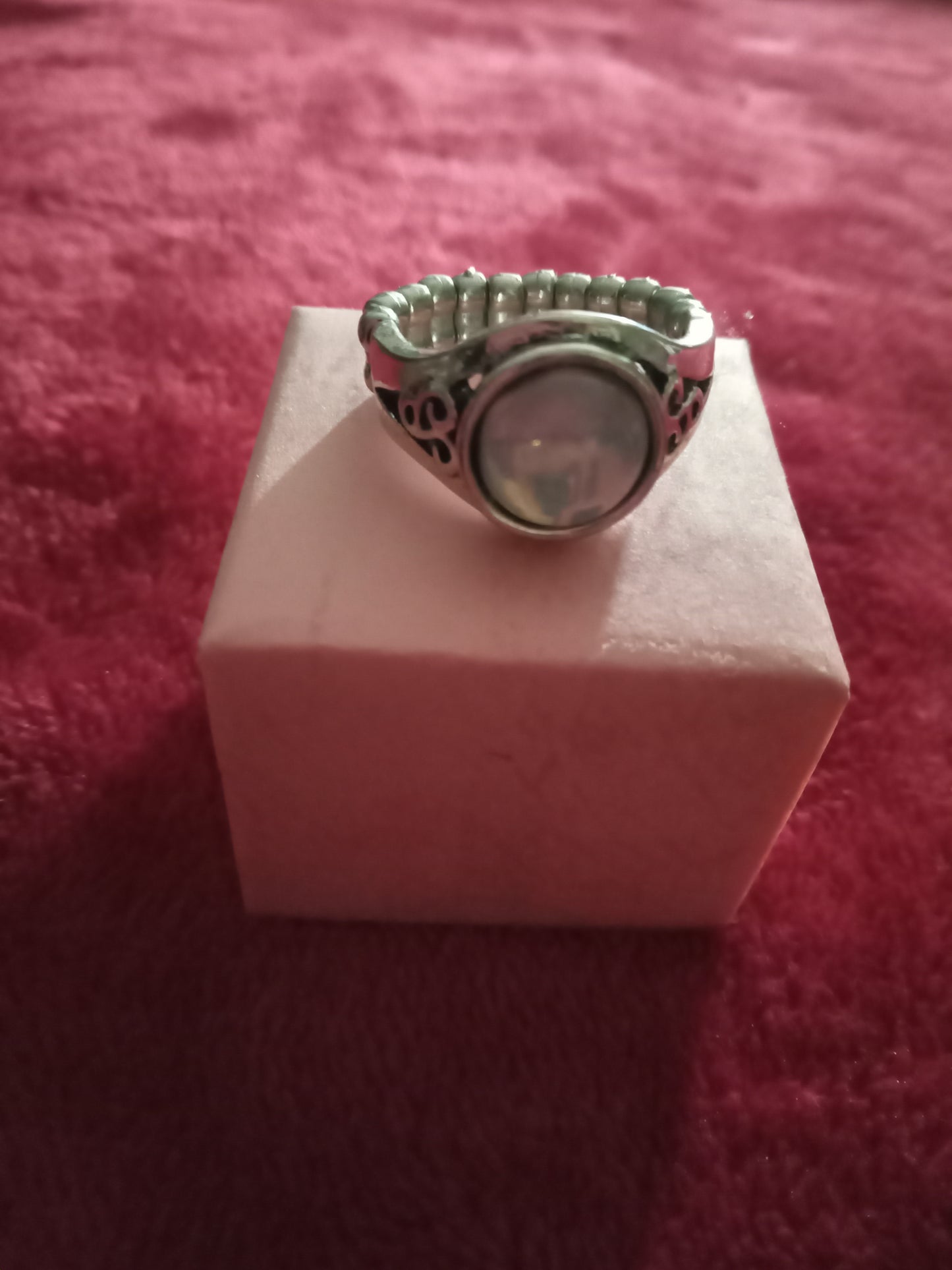 Silver opal stretch ring